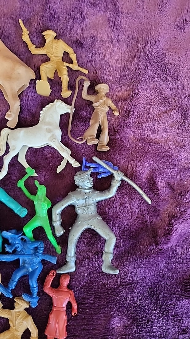 Plastic Western Cowboy, Horse & Wagon Toy Figure Lot - 3