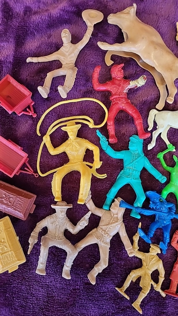 Plastic Western Cowboy, Horse & Wagon Toy Figure Lot - 6