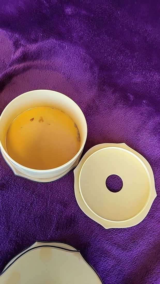 Cream Plastic Vanity Dresser Set With Powder Jar, Hair Receiver & Covered Box - 5