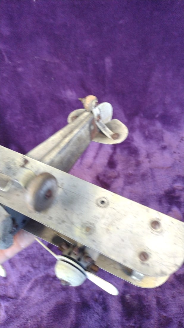Metal Tri-motor Biplane Model Airplane With Propellers - 7