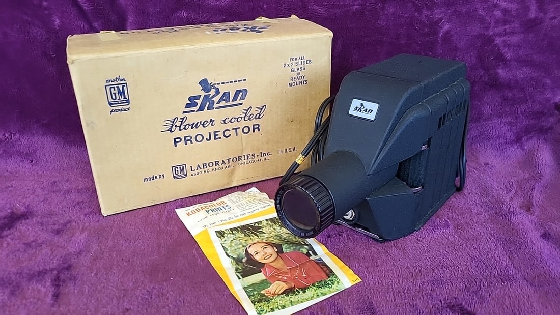 Skan Sp-100a Blower-cooled 2x2 Slide Projector By Gm Laboratories With Box: 10. 5x4. 5x6. 5 5lb Low Estimate: 25.00 High Estimate: 75.00