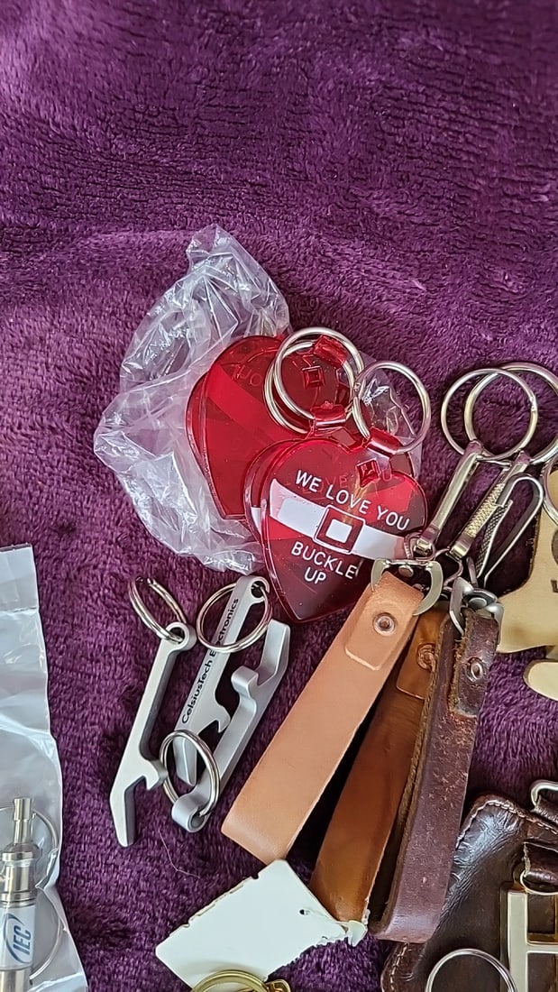 Mixed Keychain Lot Varo Leather, Usaf 50 Years, Autometric Dg, House Of Art, Ifc - 7