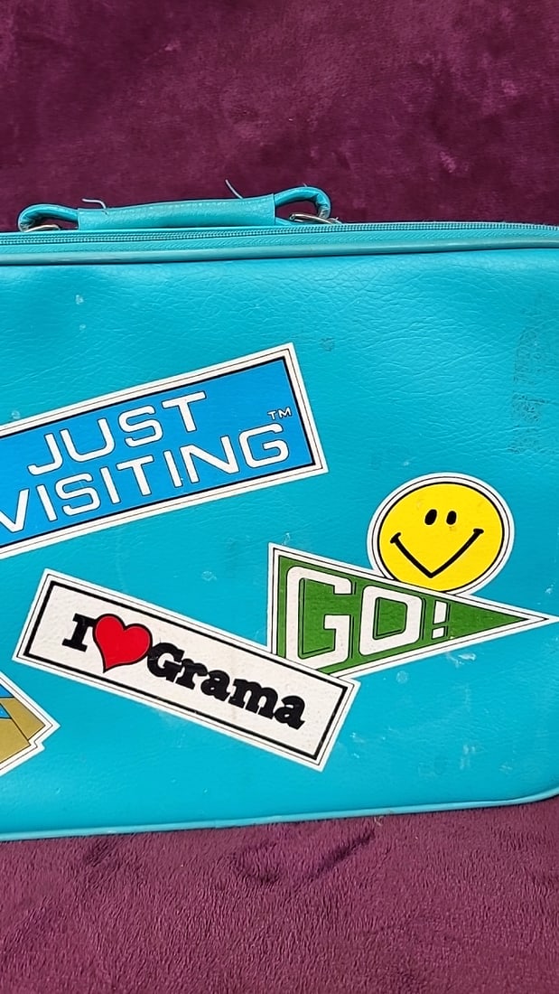 Turquoise Vinyl Kids Travel Suitcase With Just Visiting And I Love Grama Sticker Print As Is - 3