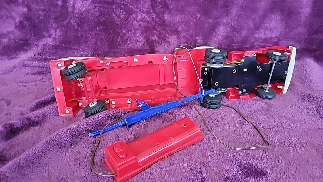 Gmp Fire Department Red Plastic Aerial Ladder Truck Toy With Outriggers - 8