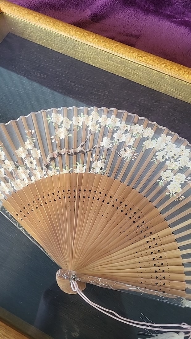 Art Lot Of 2 Framed Floral Bamboo Folding Hand Fan In Gold-tone Shadow Box And Script - 3
