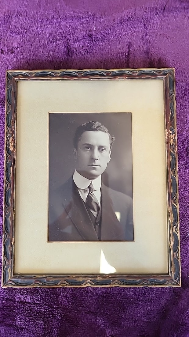 Pair Of Framed Black-and-white Portrait Photographs, Man And Woman, Ornate Wood Frames, Dated - 2