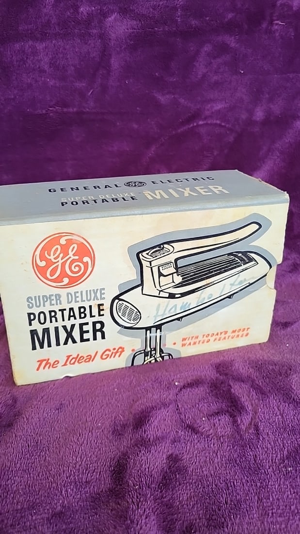 General Electric Super Deluxe Portable Chrome Hand Mixer With Beaters & Box - 5