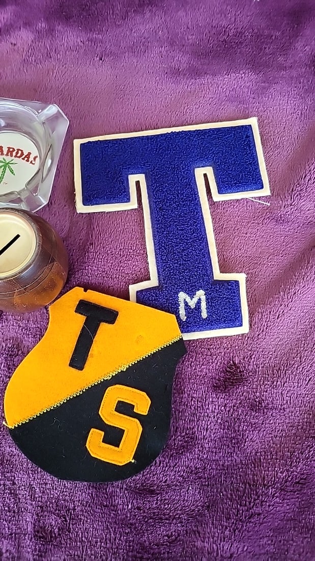 Advertising & Novelty Lot: Thf Hotels Tray, Czardas Ashtrays, Endless Usa Thermometer, Letter Pat... - 5
