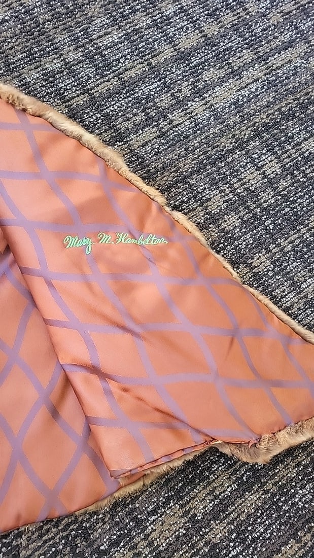 Elders Dayton Brown Fur Capelet Stole Jacket Monogrammed Satin Lining As Is - 4