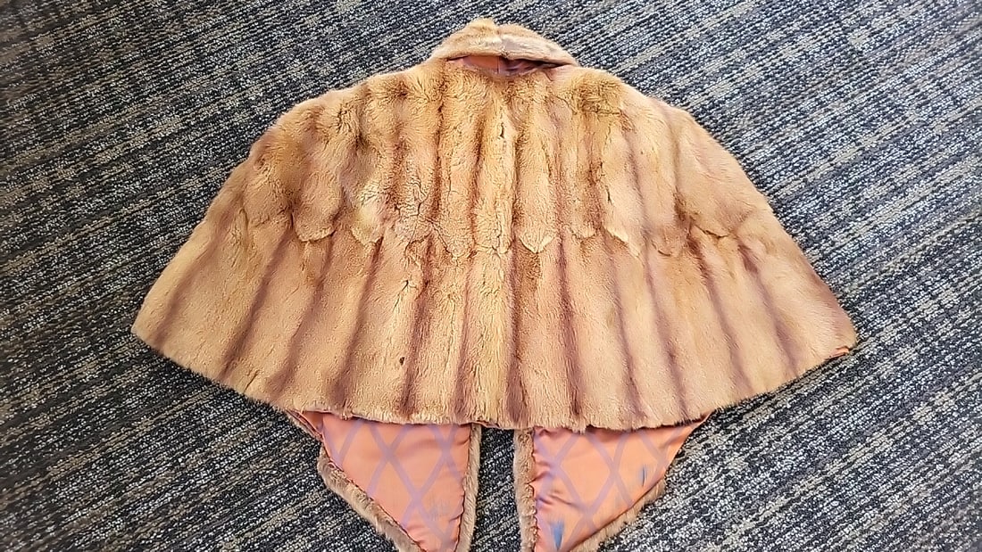 Elders Dayton Brown Fur Capelet Stole Jacket Monogrammed Satin Lining As Is - 6