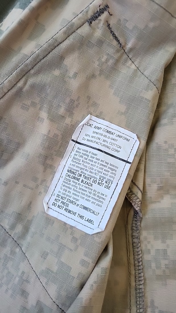 Lot Of 2 U.S. Military Acu Digital Camo Coat Medium Long 3-color Desert Bdu Coat - 6