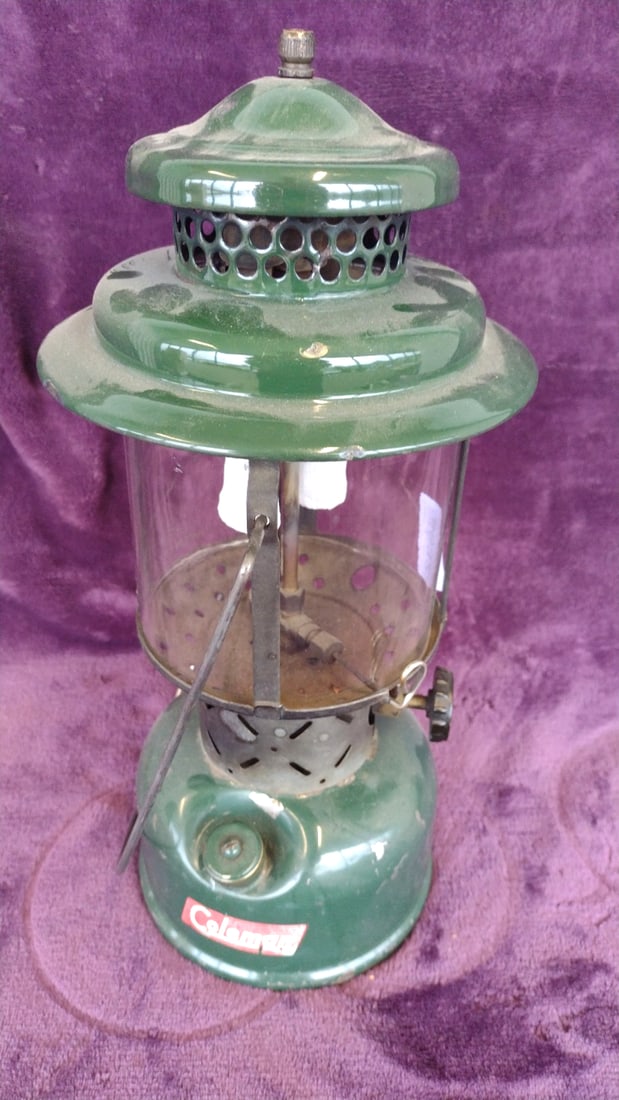 Coleman 228f Green Two-mantle Gas Lantern 1956 (1 of 7)