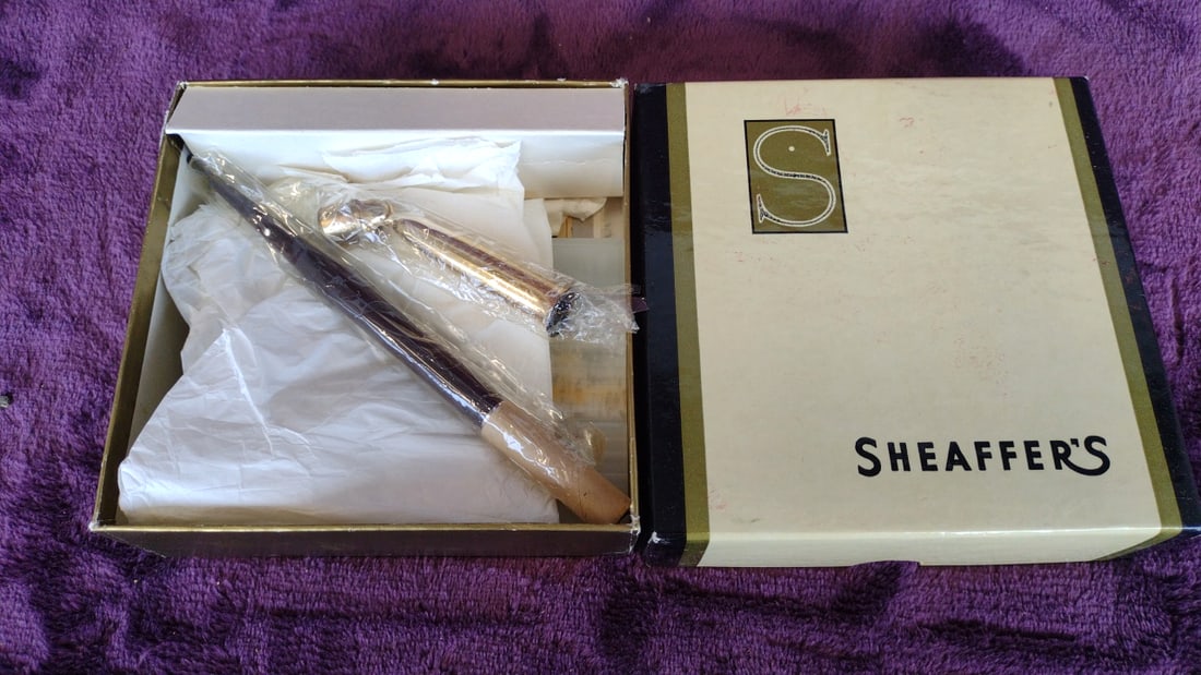 Sheaffer's Ds 15c Desk Pen Set With 1960 Ballistic Missile Center Plaque: 6. 3 x 1. 5 x 5. 8 1. 2 lb Low Estimate: 25.00 High Estimate: 125.00