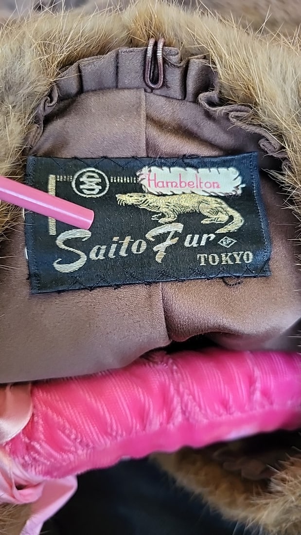 Saito Fur Tokyo Brown Mink Fur Stole Capelet Wrap With Satin Lining, Mary W. Hambelton Embroidery - 6