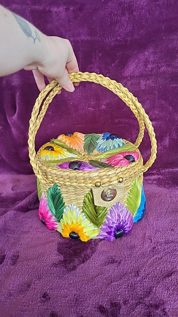 Mantessa Woven Straw Raffia Floral Basket Handbag With Braided Handle Gold-tone Clasp - 2
