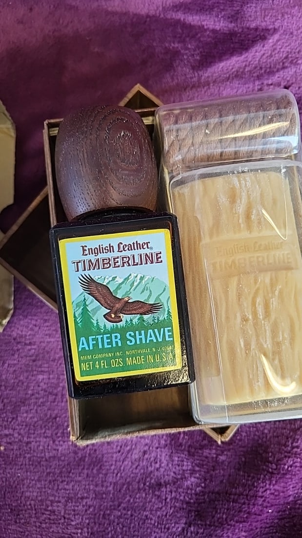 English Leather Timberline Gift Set No. 500 4 Oz After Shave & Shower Soap On Cord - 2