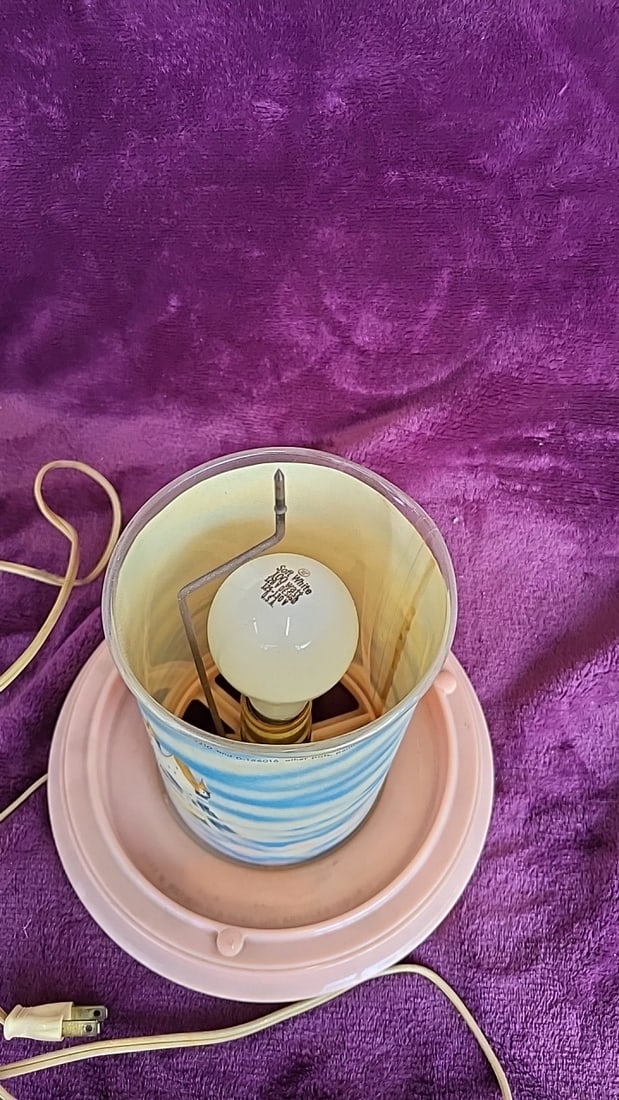 A.B. Loesch Mother Goose Hey Diddle Diddle Nursery Rhyme Motion Lamp Pink Base - 6