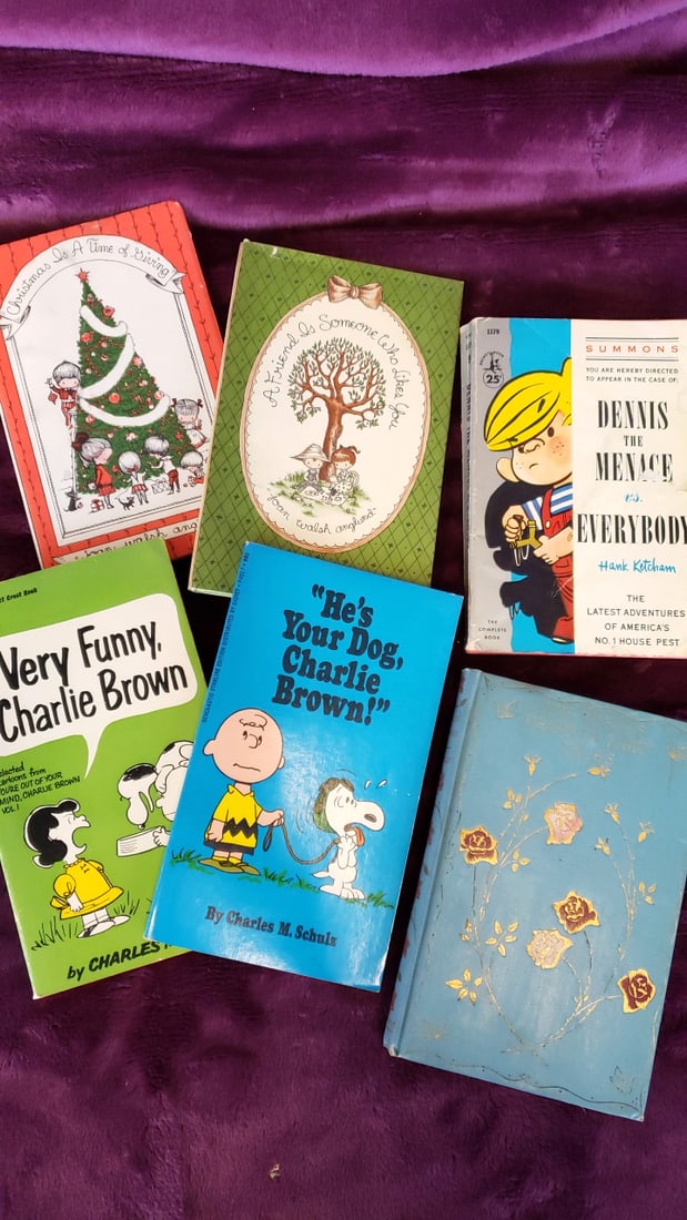 Vintage Children's Book Lot: Charles Schulz Peanuts, Dennis The Menace, Greek Fairy Tales: 8x5x3 2lb Low Estimate: 10.00 High Estimate: 35.00