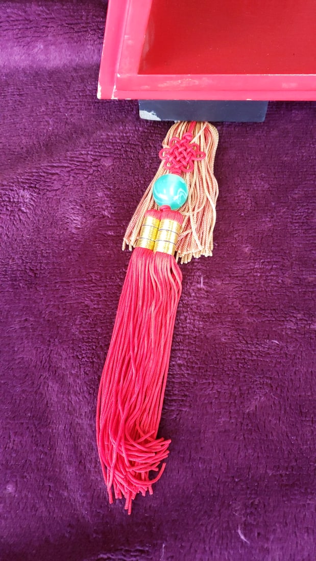 Red Lacquer Trapezoid Slat Frame With Tassels Read - 5