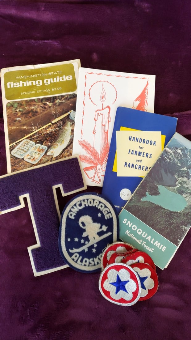 Anchorage Alaska Ski Patch, Star Patches, T Patch, Washington Fishing Snoqualmie Booklets Lot As Is: 5. 5x8. 5x1 1lb Low Estimate: 8.00 High Estimate: 25.00
