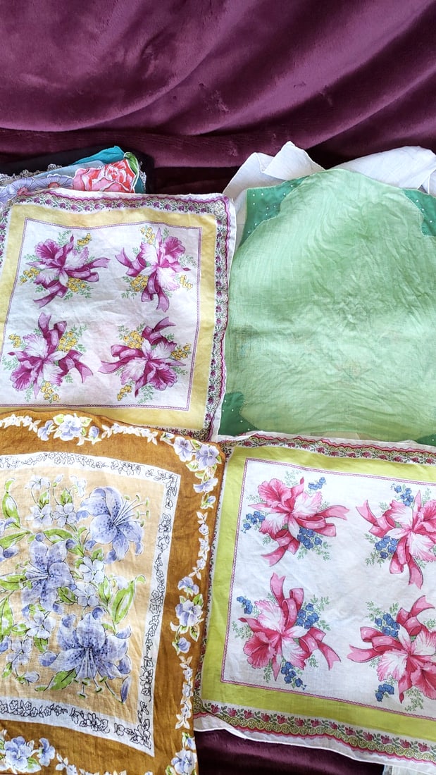 Lot Of Floral Handkerchiefs Embroidered Lace Cotton Hankies - 3