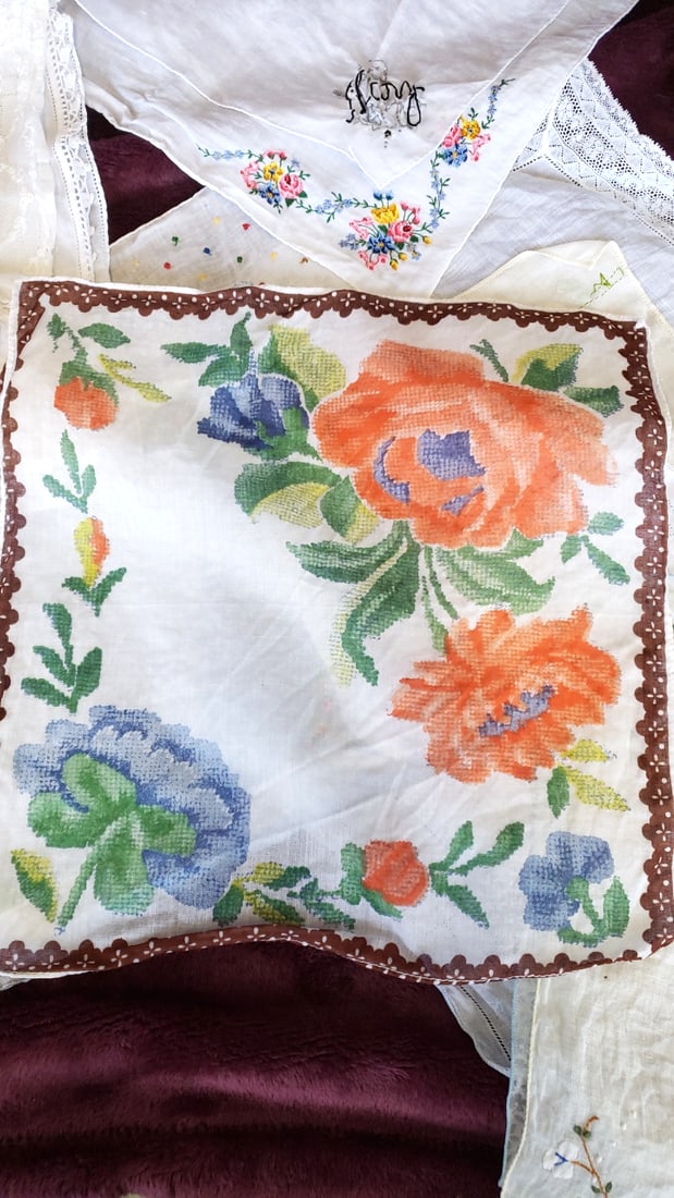 Lot Of Floral Handkerchiefs Embroidered Lace Cotton Hankies - 6
