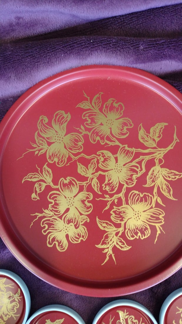 Red Floral Round Serving Tray With 8 Coasters, Gold Flower Motif - 2