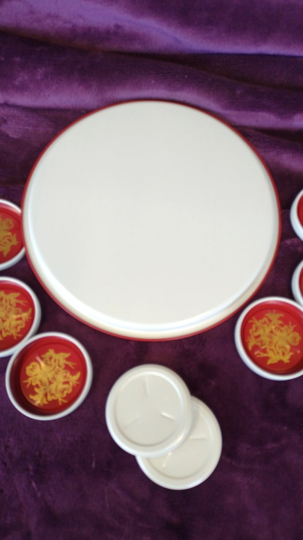 Red Floral Round Serving Tray With 8 Coasters, Gold Flower Motif - 5