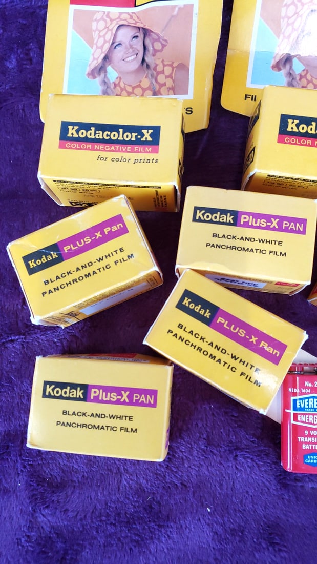 Kodak Film Lot Kodacolor-x 20 Exp, Plus-x Pan, Kodachrome Ii, Eveready 9v Battery - 3