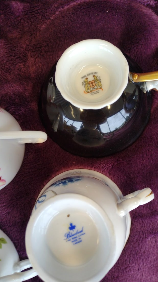 Lot Of 7 Assorted Floral Porcelain Teacup And Saucer Sets With Gold Trim - 11