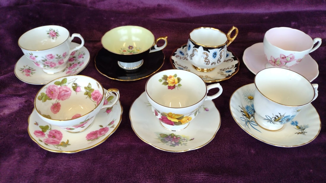 Lot Of 7 Assorted Floral Porcelain Teacup And Saucer Sets With Gold Trim: No obvious chips or cracks 26 x 3. 5 x 12 4. 2 lb Low Estimate: 25.00 High Estimate: 85.00