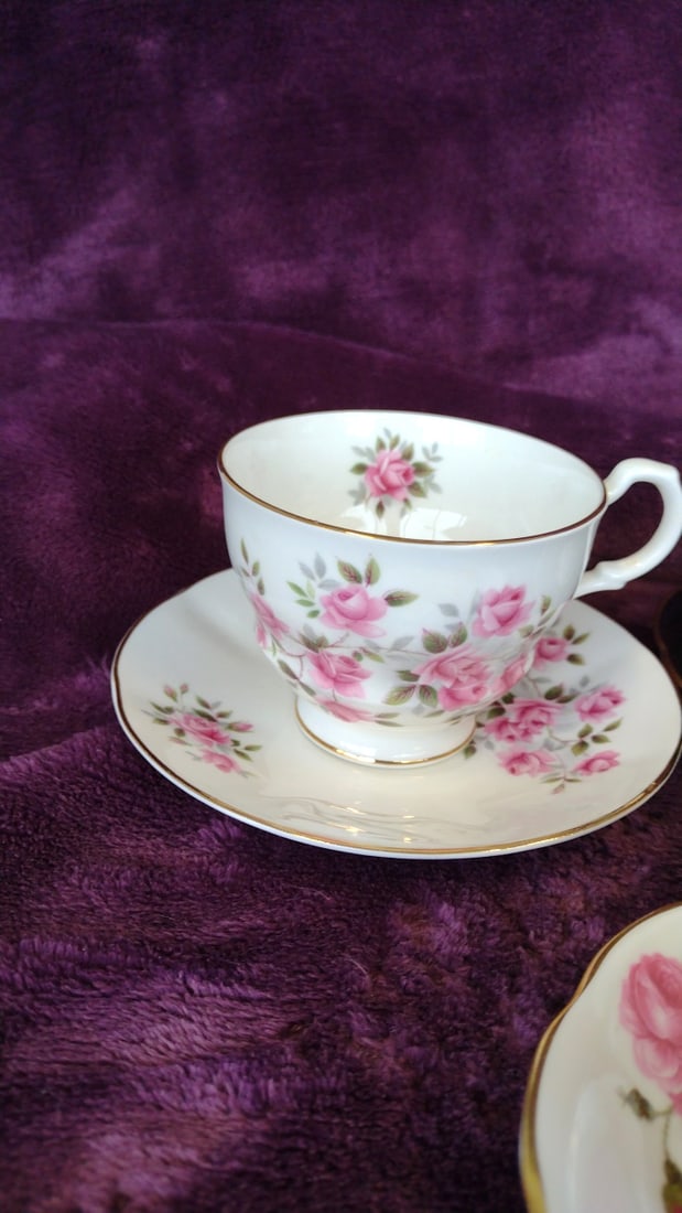 Lot Of 7 Assorted Floral Porcelain Teacup And Saucer Sets With Gold Trim - 5