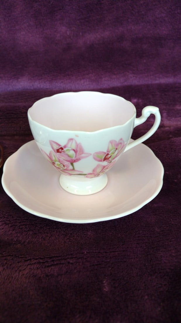 Lot Of 7 Assorted Floral Porcelain Teacup And Saucer Sets With Gold Trim - 8