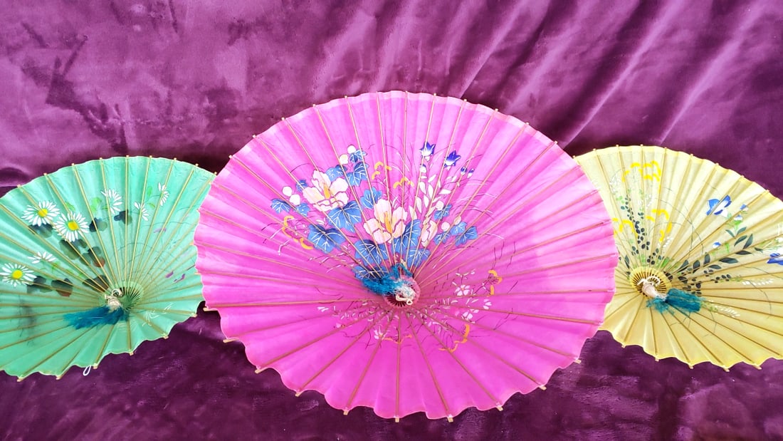 Set Of 3 Floral Paper Parasols With Bamboo Ribs, Pink Green Yellow: 6x13. 5x1. 5 1lb Low Estimate: 5.00 High Estimate: 25.00
