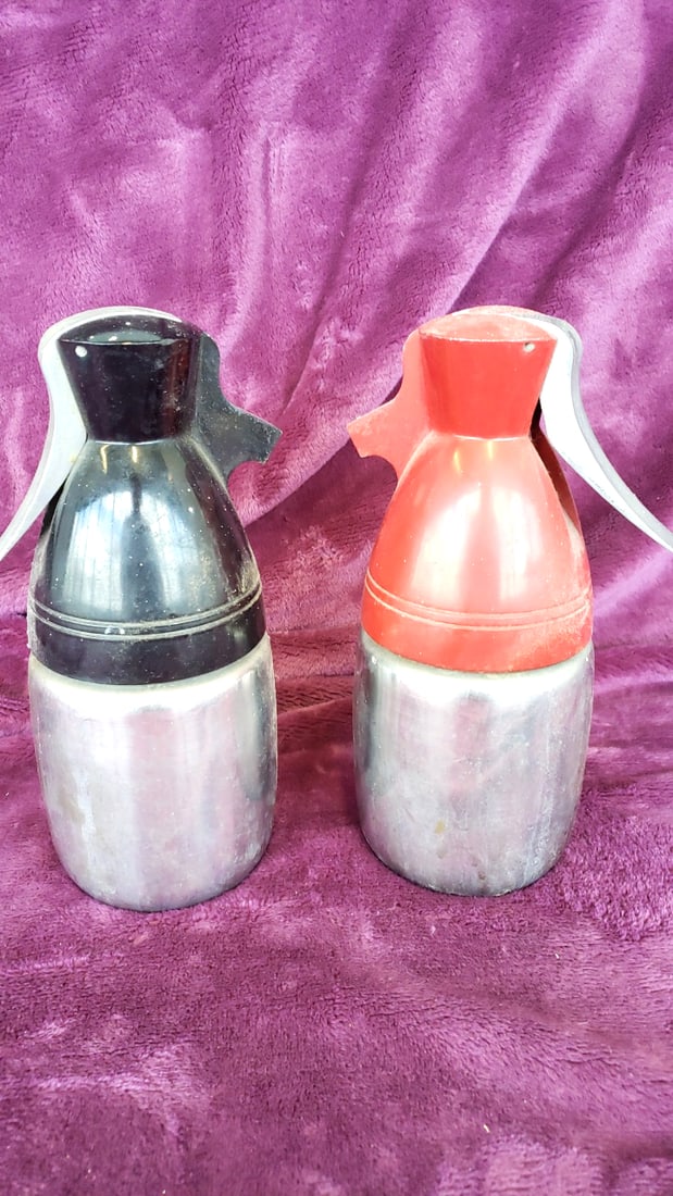 Aluminum Soda Siphon Seltzer Bottles Red And Black Lot Of 2 (1 of 6)