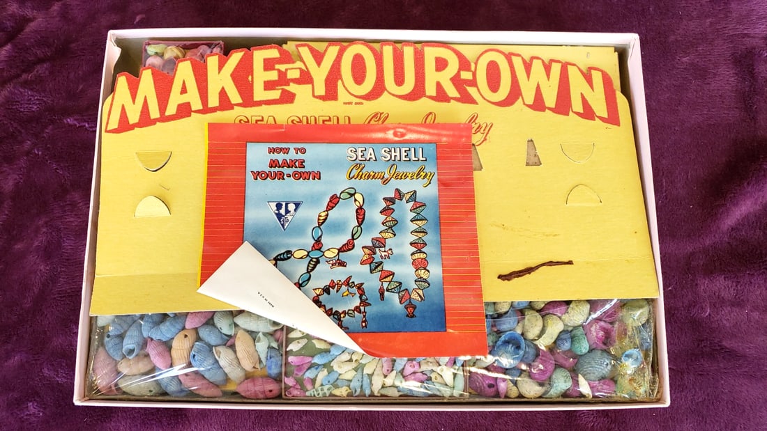1952 Standard Toykraft No. 332 Make Your Own Sea Shell Charm Jewelry Kit - 4