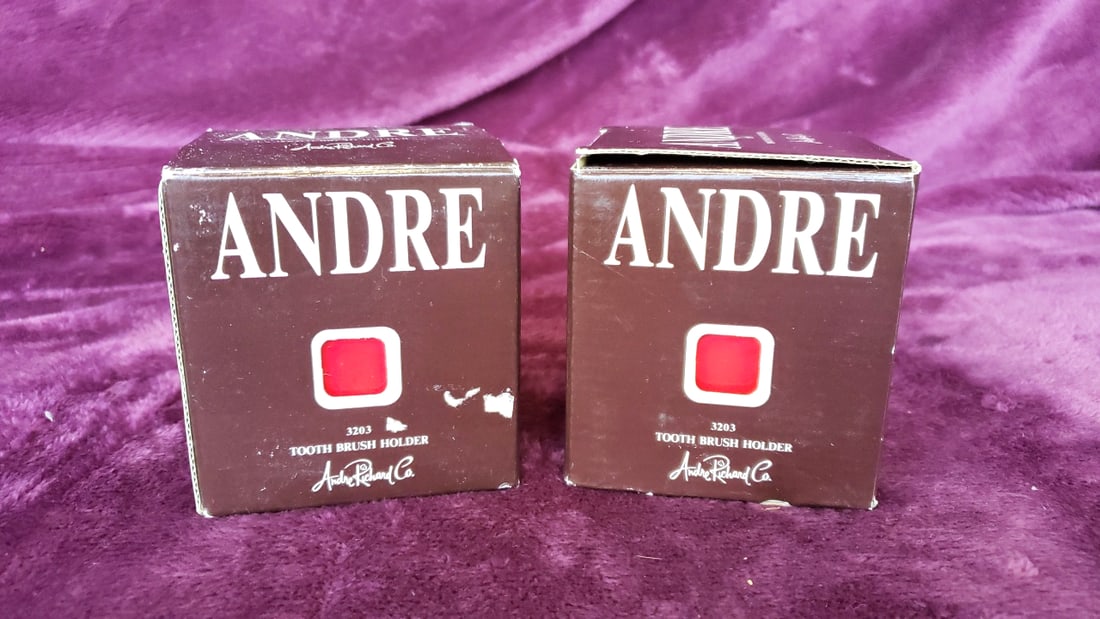 Andre Richard Co. Andre 3203 Red Toothbrush Holder Japan 1981: 6. 5x3x3. 5 1lb Low Estimate: 8.00 High Estimate: 35.00