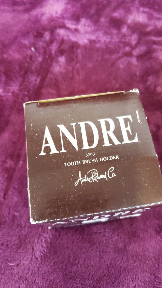 Andre Richard Co. Andre 3203 Red Toothbrush Holder Japan 1981 - 2