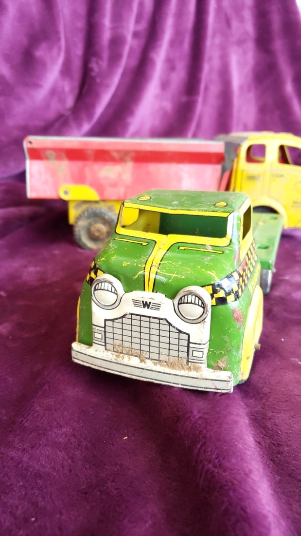 Wyandotte Tin Litho Flatbed Truck Yellow Wolverine White Mustang Dump Truck Toy Lot - 4