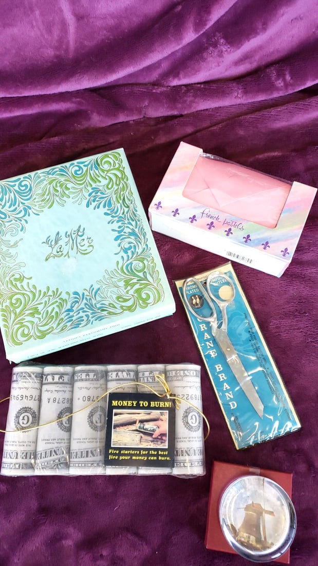 Mixed Lot Eatons La Mer Stationery, Crane Brand Scissors, Money To Burn Fire Starters, Rijksmuseu...: 13x8x5 2lb Low Estimate: 10.00 High Estimate: 45.00
