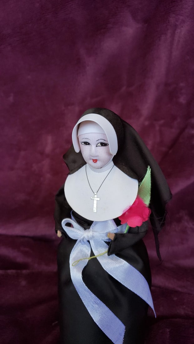 Religious Nun Doll In Black Habit With Cross Necklace And Pink Rose, Baby Doll, In Midcentury Box - 3