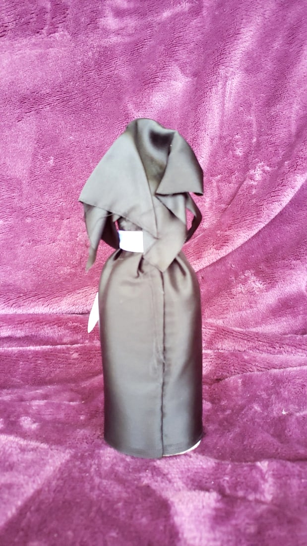Religious Nun Doll In Black Habit With Cross Necklace And Pink Rose, Baby Doll, In Midcentury Box - 5