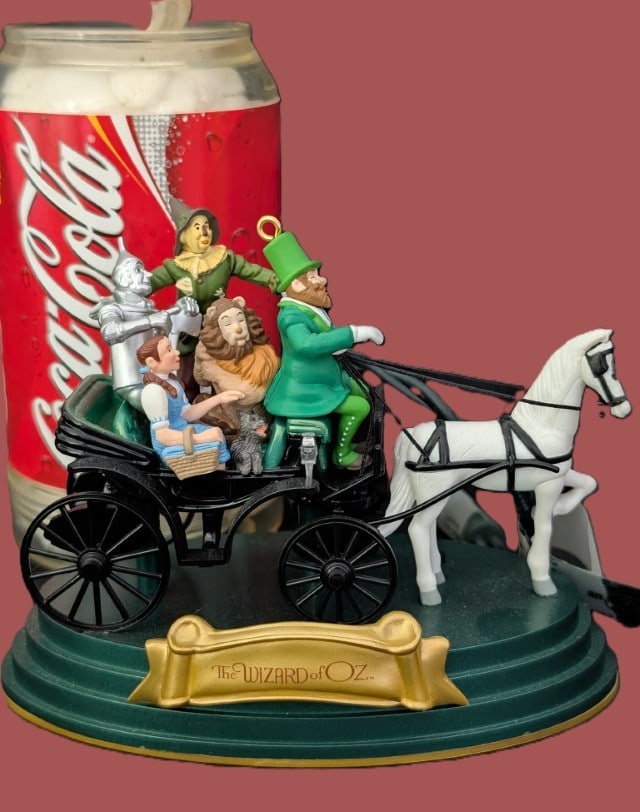 Hallmark Keepsake Wizard of Oz Christmas Ornament: Hallmark The Wizard of Oz 2002 "Horse of a Different Color" Ornament (w/ Box)