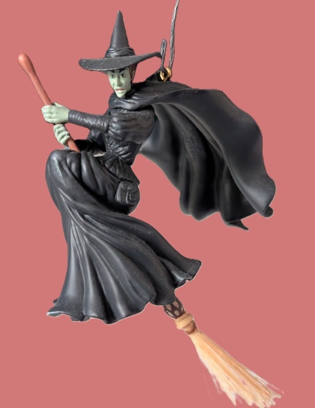 Hallmark Keepsake Wizard of Oz Christmas Ornament: Hallmark Wizard of Oz 2009 "Wicked Witch of the West" Ornament /w Tin Box