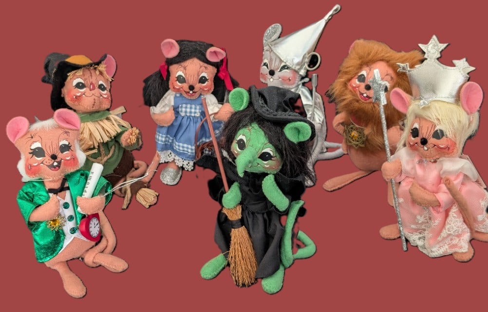 Group of 7 Annalee Wizard of Oz Mouse Dolls (1 of 5)