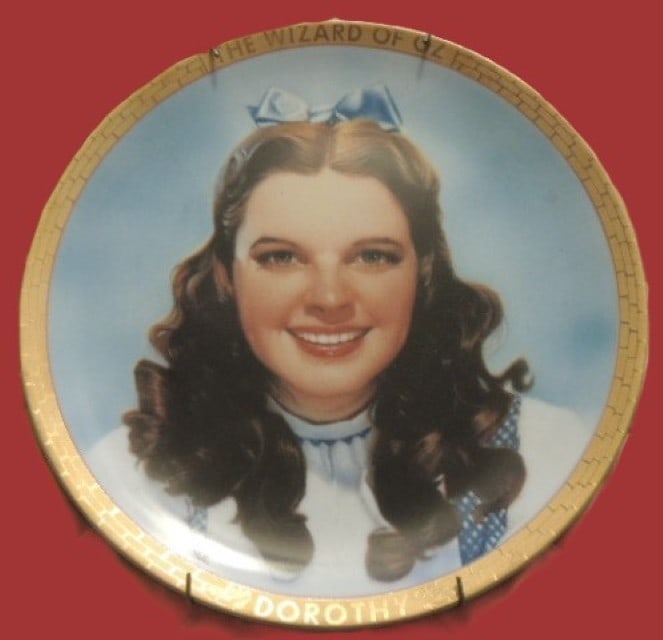 Hamilton Collection "Dorothy": Hamilton Collection PORTRAITS FROM OZ PLATE Dorothy w/ Hanger No Box