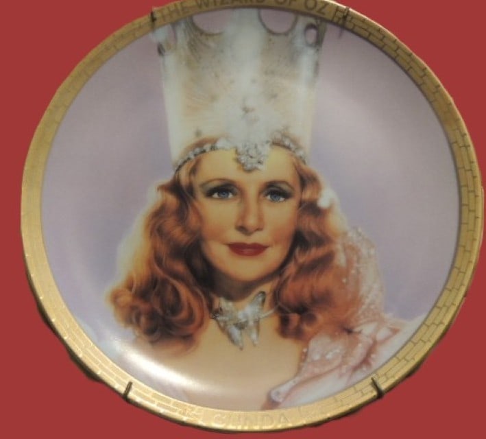 Hamilton Collection "Glinda": Hamilton Collection PORTRAITS FROM OZ PLATE Glinda w/ Hanger w/ Box
