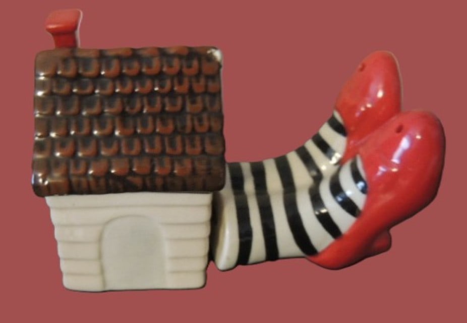 Wizard Of Oz Ruby Slippers Magnetic S & P Shakers (1 of 1)