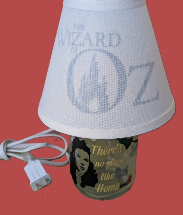Wizard of Oz Small Table Lamp: Just right for the kids bedroom