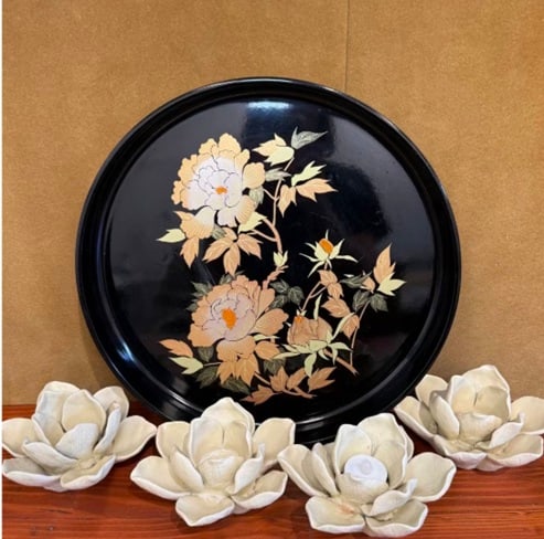 Wajima Nuri Marubon lacquerware tray: The is a Wajima Nuri Marubon lacquerware tray, featuring gold floral designs. Wajima lacquerware is a traditional Japanese craft known for its durability and artistry. Material: Lacquered woodDesign: